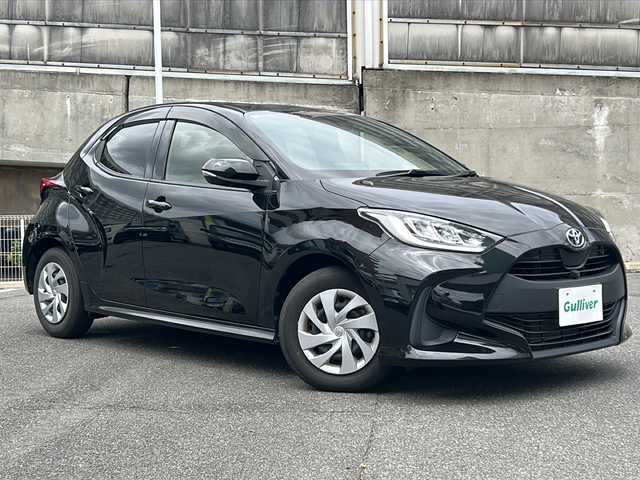トヨタ ヤリス G 愛知県 2022(令4)年 1.7万km ブラック 純正ナビ/パノラミックビューモニター/バックカメラ/Bluetooth・FM・AM・Miracast/LDA（レーン逸脱警報システム）/PCS（プリクラッシュセーフティシステム）/クリアランスソナー/PKSB（パーキングサポートブレーキ）/RSA（ロードサインアシスト）/LEDヘッドライト/AUTOライト/AUTOハイビーム/スマートキー/プッシュスタート/ETC/純正フロアマット/保証書/スペアキスマートー