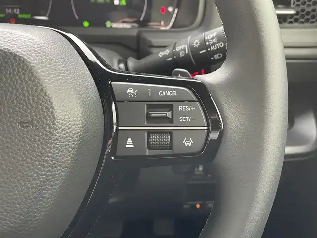 ホンダ ステップワゴン スパーダ eHEV プレミアムライン 東京都 2024(令6)年 0.4万km プラチナホワイトパール 純正11.4型ホンダコネクトナビ＆地デジ/・BluetoothＡｕｄｉｏ/・ＣＤ/DVD再生可/ＬＥＤヘッドライト/マルチビューカメラ/ホンダセンシング/（安全運転支援システム）/・衝突軽減ブレーキ/・後方誤発進抑制機能/・歩行者事故低減ステアリング/・渋滞追従機能付きアダプティブクルーズコントロール/・車線維持支援システム/・先行車発進お知らせ機能/・オートハイビーム/・誤発進抑制機能/・近距離衝突軽減ブレーキ/・路外逸脱抑制機能/・標識認識機能/ブラインドスポット/パーキングセンサー/シートヒーター/両側電動スライドドア/パワーバックドア/ETC/スマートキー