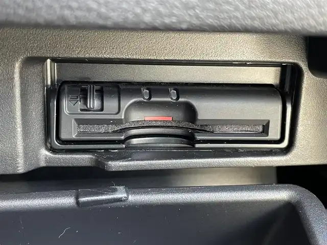 日産 セレナ ハイウェイスター 茨城県 2016(平28)年 3.6万km ブリリアントホワイトパール 純正ナビ/【ラジオ・ＣＤ・ＤＶＤ・ＳＤ・ＴＶ・ＢＴ・ＵＳＢ・iPod・ウォークマン・AUX】/Bカメラ/ETC/クルコン/前方ドラレコ/アイドリングストップ/両側パワスラ/オートライト/ヘッドライトレベライザー/純正フロアマット/純正アルミホイール/電格ミラー/ウインカーミラー/横滑り防止装置/レーンキープアシスト/衝突被害軽減システム