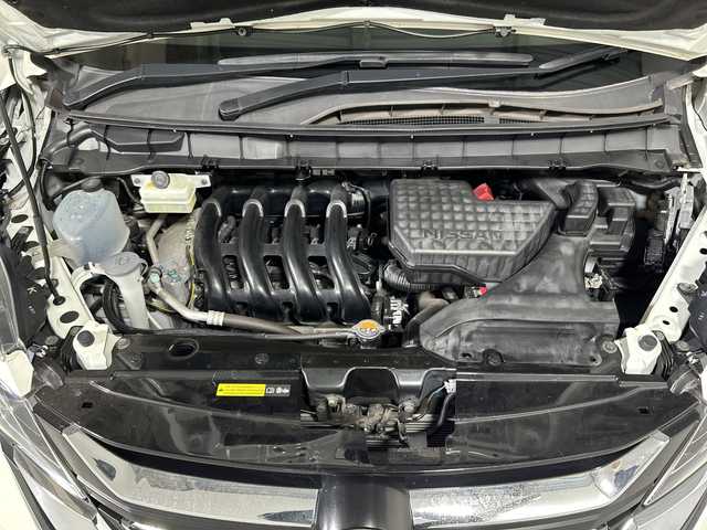 日産 セレナ ハイウェイスター 佐賀県 2016(平28)年 3.6万km ブリリアントホワイトパール 純正ナビ/ラジオ/ＣＤ/ＤＶＤ/ＳＤ/フルセグＴＶ/ＢＴ/ＵＳＢ/iPod/AUX/Bカメラ/ETC/クルコン/前方ドラレコ/アイドリングストップ/両側パワスラ/オートライト/ヘッドライトレベライザー/純正フロアマット/純正アルミホイール/電格ミラー/ウインカーミラー/横滑り防止装置/レーンキープアシスト/衝突被害軽減システム