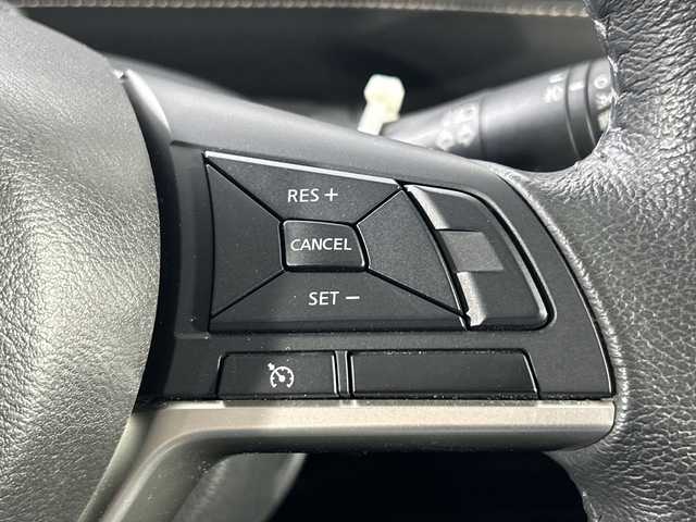 日産 セレナ ハイウェイスター 佐賀県 2016(平28)年 3.6万km ブリリアントホワイトパール 純正ナビ/ラジオ/ＣＤ/ＤＶＤ/ＳＤ/フルセグＴＶ/ＢＴ/ＵＳＢ/iPod/AUX/Bカメラ/ETC/クルコン/前方ドラレコ/アイドリングストップ/両側パワスラ/オートライト/ヘッドライトレベライザー/純正フロアマット/純正アルミホイール/電格ミラー/ウインカーミラー/横滑り防止装置/レーンキープアシスト/衝突被害軽減システム