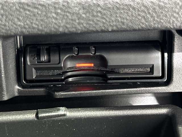 日産 セレナ ハイウェイスター 佐賀県 2016(平28)年 3.6万km ブリリアントホワイトパール 純正ナビ/ラジオ/ＣＤ/ＤＶＤ/ＳＤ/フルセグＴＶ/ＢＴ/ＵＳＢ/iPod/AUX/Bカメラ/ETC/クルコン/前方ドラレコ/アイドリングストップ/両側パワスラ/オートライト/ヘッドライトレベライザー/純正フロアマット/純正アルミホイール/電格ミラー/ウインカーミラー/横滑り防止装置/レーンキープアシスト/衝突被害軽減システム