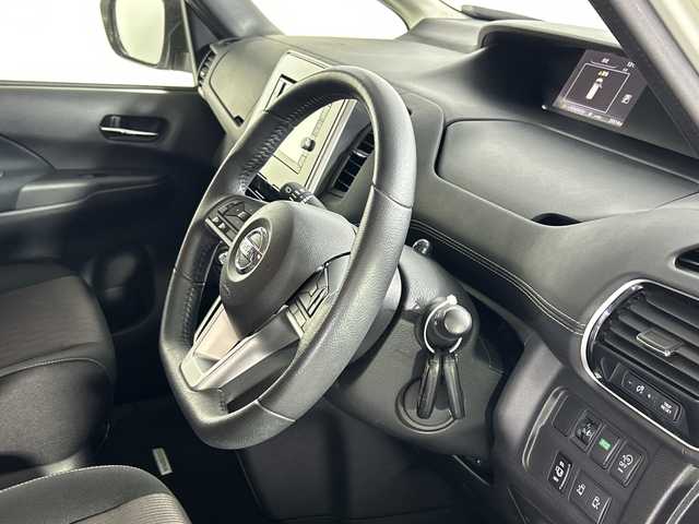 日産 セレナ ハイウェイスター 佐賀県 2016(平28)年 3.6万km ブリリアントホワイトパール 純正ナビ/ラジオ/ＣＤ/ＤＶＤ/ＳＤ/フルセグＴＶ/ＢＴ/ＵＳＢ/iPod/AUX/Bカメラ/ETC/クルコン/前方ドラレコ/アイドリングストップ/両側パワスラ/オートライト/ヘッドライトレベライザー/純正フロアマット/純正アルミホイール/電格ミラー/ウインカーミラー/横滑り防止装置/レーンキープアシスト/衝突被害軽減システム