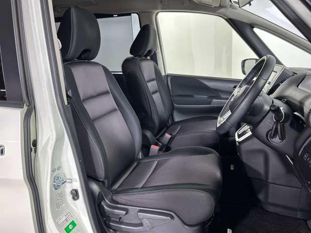 日産 セレナ ハイウェイスター 佐賀県 2016(平28)年 3.6万km ブリリアントホワイトパール 純正ナビ/ラジオ/ＣＤ/ＤＶＤ/ＳＤ/フルセグＴＶ/ＢＴ/ＵＳＢ/iPod/AUX/Bカメラ/ETC/クルコン/前方ドラレコ/アイドリングストップ/両側パワスラ/オートライト/ヘッドライトレベライザー/純正フロアマット/純正アルミホイール/電格ミラー/ウインカーミラー/横滑り防止装置/レーンキープアシスト/衝突被害軽減システム