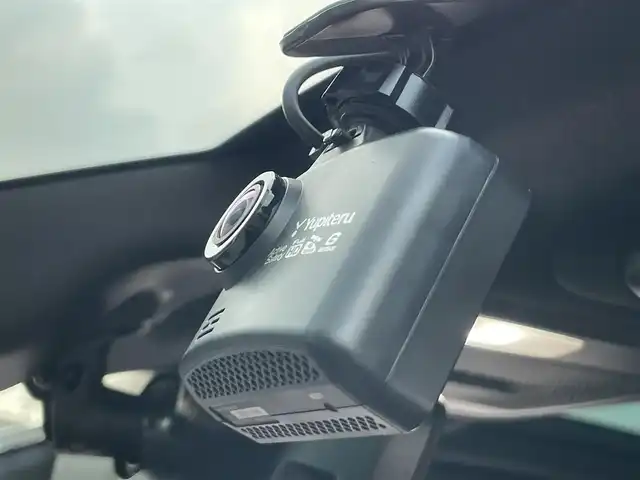 ホンダ ヴェゼル ハイブリッド e:HEV PLaY 香川県 2022(令4)年 4.8万km プレミアムサンライトホワイトパール 登録時走行距離；47590km/ホンダセンシング　/ホンダディスプレイナビ　/ＥＴＣ２．０　/前後ドラレコ　/ブラインドスポットモニター　/パノラマルーフ　/ワイヤレス充電器　/シートヒーター　/純正フロアマット　/ＬＥＤヘッドライト　/純正ＡＷ/横滑り防止/コーナーセンサー/保証書/取説
