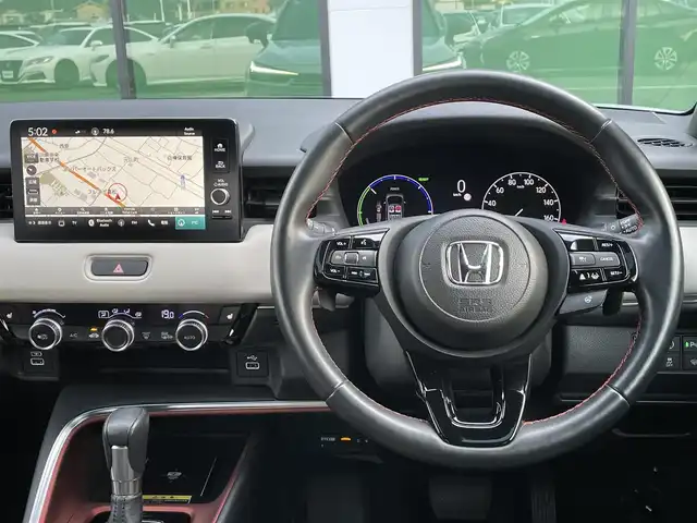 ホンダ ヴェゼル ハイブリッド e:HEV PLaY 香川県 2022(令4)年 4.8万km プレミアムサンライトホワイトパール 登録時走行距離；47590km/ホンダセンシング　/ホンダディスプレイナビ　/ＥＴＣ２．０　/前後ドラレコ　/ブラインドスポットモニター　/パノラマルーフ　/ワイヤレス充電器　/シートヒーター　/純正フロアマット　/ＬＥＤヘッドライト　/純正ＡＷ/横滑り防止/コーナーセンサー/保証書/取説