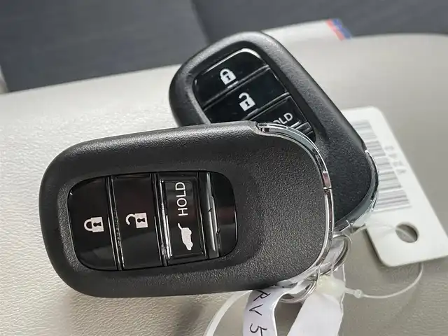 ホンダ ヴェゼル ハイブリッド e:HEV PLaY 香川県 2022(令4)年 4.8万km プレミアムサンライトホワイトパール 登録時走行距離；47590km/ホンダセンシング　/ホンダディスプレイナビ　/ＥＴＣ２．０　/前後ドラレコ　/ブラインドスポットモニター　/パノラマルーフ　/ワイヤレス充電器　/シートヒーター　/純正フロアマット　/ＬＥＤヘッドライト　/純正ＡＷ/横滑り防止/コーナーセンサー/保証書/取説