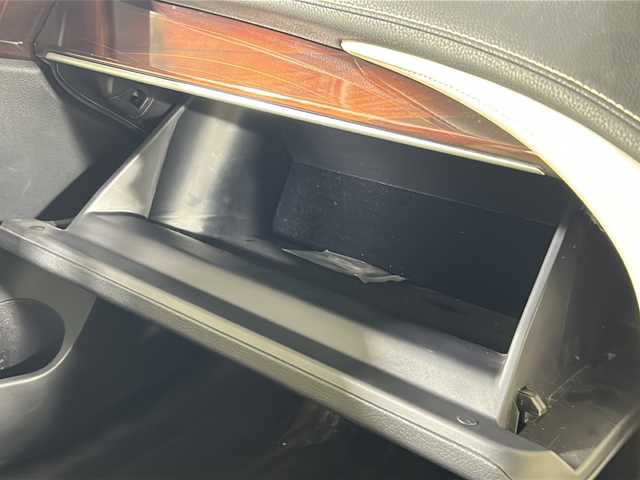 トヨタ クラウン ハイブリッド ロイヤルサルーン 島根県 2013(平25)年 6.5万km プレシャスシルバー 登録時走行距離64834km/純正HDDナビ/・HDD・フルセグTV/・Bluetooth/USB/バックカメラ/ETC/クルーズコントロール/純正フロアマット/純正１6インチAW/オートライト/HIDヘッドライト/コーナーセンサー後のみ/フォグランプ/スマートキー/スペアキー/アイドリングストップ/プッシュスタート/Bluetooth