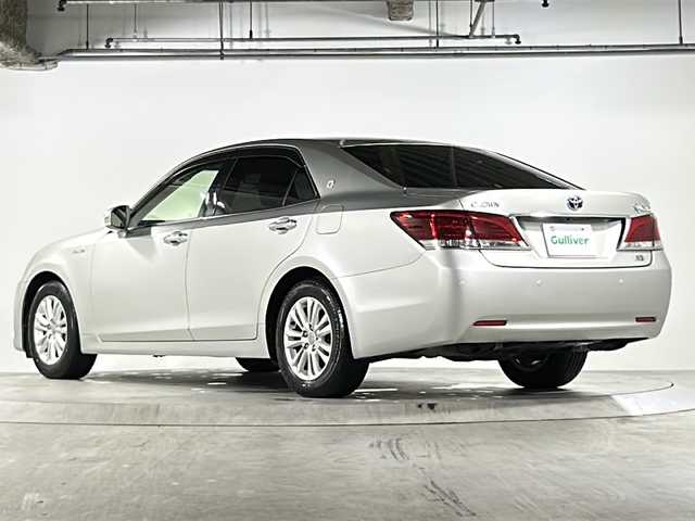 トヨタ クラウン ハイブリッド ロイヤルサルーン 島根県 2013(平25)年 6.5万km プレシャスシルバー 登録時走行距離64834km/純正HDDナビ/・HDD・フルセグTV/・Bluetooth/USB/バックカメラ/ETC/クルーズコントロール/純正フロアマット/純正１6インチAW/オートライト/HIDヘッドライト/コーナーセンサー後のみ/フォグランプ/スマートキー/スペアキー/アイドリングストップ/プッシュスタート/Bluetooth