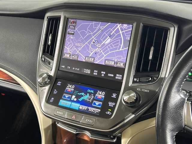 トヨタ クラウン ハイブリッド ロイヤルサルーン 島根県 2013(平25)年 6.5万km プレシャスシルバー 登録時走行距離64834km/純正HDDナビ/・HDD・フルセグTV/・Bluetooth/USB/バックカメラ/ETC/クルーズコントロール/純正フロアマット/純正１6インチAW/オートライト/HIDヘッドライト/コーナーセンサー後のみ/フォグランプ/スマートキー/スペアキー/アイドリングストップ/プッシュスタート/Bluetooth