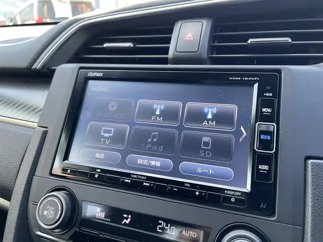 ホンダ シビック ハッチバック 千葉県 2018(平30)年 5.2万km フレームレッド 純正SDナビ【VXM-184VFi】/・CD/DVD/Bluetooth/フルセグTV/バックカメラ/クルーズコントロール/前席シートヒーター/スマートキー/パドルシフト/純正18インチアルミホイール/純正LEDヘッドライト/フォグランプ/社外ドライブレコーダー【DRV-34D】/ビルトインETC/本革巻きステアリング/オートライト/サイド＆カーテンエアバッグ/新車時保証書＆取扱説明書