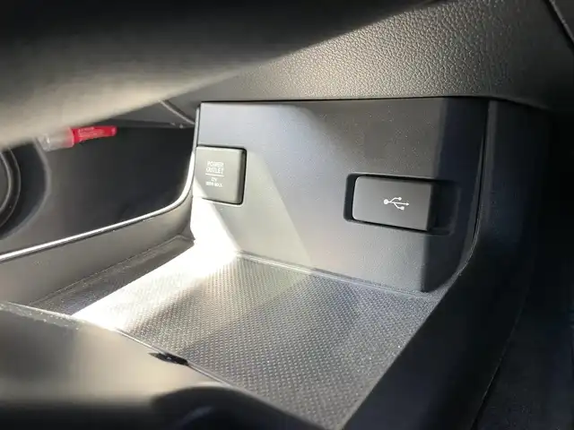 ホンダ シビック ハッチバック 千葉県 2018(平30)年 5.2万km フレームレッド 純正SDナビ【VXM-184VFi】/・CD/DVD/Bluetooth/フルセグTV/バックカメラ/クルーズコントロール/前席シートヒーター/スマートキー/パドルシフト/純正18インチアルミホイール/純正LEDヘッドライト/フォグランプ/社外ドライブレコーダー【DRV-34D】/ビルトインETC/本革巻きステアリング/オートライト/サイド＆カーテンエアバッグ/新車時保証書＆取扱説明書