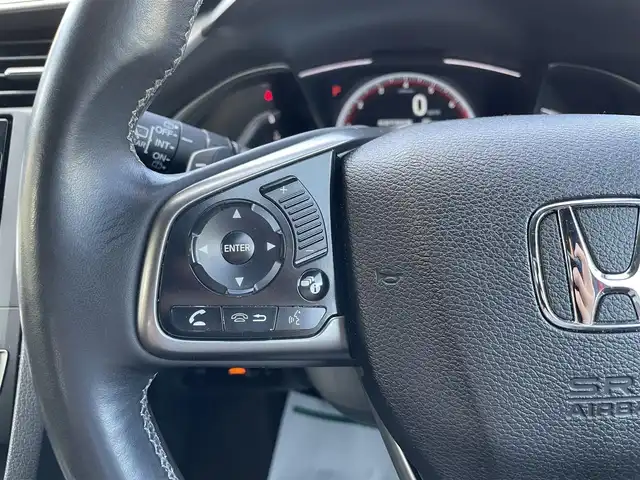 ホンダ シビック ハッチバック 千葉県 2018(平30)年 5.2万km フレームレッド 純正SDナビ【VXM-184VFi】/・CD/DVD/Bluetooth/フルセグTV/バックカメラ/クルーズコントロール/前席シートヒーター/スマートキー/パドルシフト/純正18インチアルミホイール/純正LEDヘッドライト/フォグランプ/社外ドライブレコーダー【DRV-34D】/ビルトインETC/本革巻きステアリング/オートライト/サイド＆カーテンエアバッグ/新車時保証書＆取扱説明書