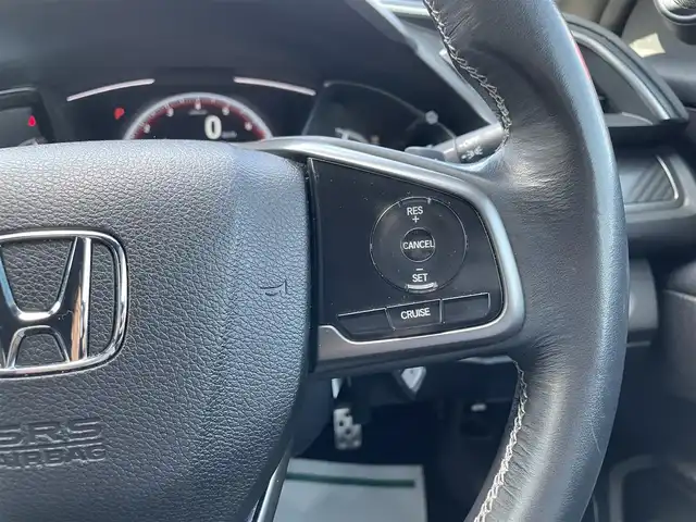 ホンダ シビック ハッチバック 千葉県 2018(平30)年 5.2万km フレームレッド 純正SDナビ【VXM-184VFi】/・CD/DVD/Bluetooth/フルセグTV/バックカメラ/クルーズコントロール/前席シートヒーター/スマートキー/パドルシフト/純正18インチアルミホイール/純正LEDヘッドライト/フォグランプ/社外ドライブレコーダー【DRV-34D】/ビルトインETC/本革巻きステアリング/オートライト/サイド＆カーテンエアバッグ/新車時保証書＆取扱説明書