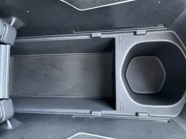 ホンダ シビック ハッチバック 千葉県 2018(平30)年 5.2万km フレームレッド 純正SDナビ【VXM-184VFi】/・CD/DVD/Bluetooth/フルセグTV/バックカメラ/クルーズコントロール/前席シートヒーター/スマートキー/パドルシフト/純正18インチアルミホイール/純正LEDヘッドライト/フォグランプ/社外ドライブレコーダー【DRV-34D】/ビルトインETC/本革巻きステアリング/オートライト/サイド＆カーテンエアバッグ/新車時保証書＆取扱説明書