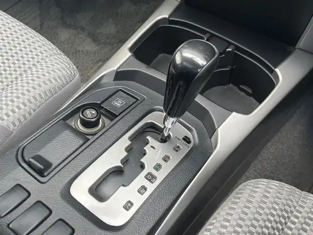 トヨタ ハイラックス サーフ SSR－X 宮城県 2007(平19)年 11.9万km ブラック 登録時走行距離118559km/社外ナビ/ワンセグTV/CD/DVD/AM/FM/AUX/MD/オートライト/リモコンキー/サンルーフ/バックカメラ/エンジンスターター/純正フロアマット/サイドステップ/ルーフレール/純正アルミホイール/電動格納ミラー/ヘッドライトレベライザー/フォグランプ