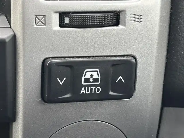 トヨタ ハイラックス サーフ SSR－X 宮城県 2007(平19)年 11.9万km ブラック 登録時走行距離118559km/社外ナビ/ワンセグTV/CD/DVD/AM/FM/AUX/MD/オートライト/リモコンキー/サンルーフ/バックカメラ/エンジンスターター/純正フロアマット/サイドステップ/ルーフレール/純正アルミホイール/電動格納ミラー/ヘッドライトレベライザー/フォグランプ