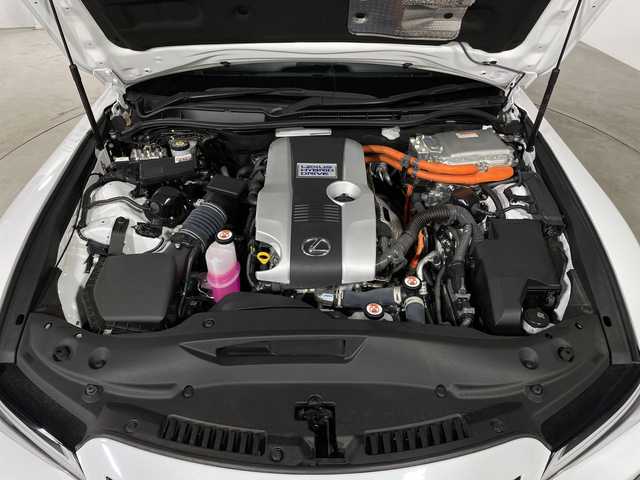 レクサス ＩＳ 300h Fスポーツ 福岡県 2023(令5)年 2.5万km ホワイトノーヴァガラスフレーク ワンオーナー/サンルーフ/ＯＰオレンジキャリパー/ビルトインＥＴＣ２．０/社外前後ドラレコ/ＴｏｙｏｔａＳａｆｔｙＳｅｎｓｅ/全方位カメラ/シートヒーター(D＋N)/シートベンチレーション(D＋N)/パワーシート(D＋N)/シートメモリ/純正１９インチＡＷ/保証書/取扱説明書/スペアキー×1/カードキー×1
