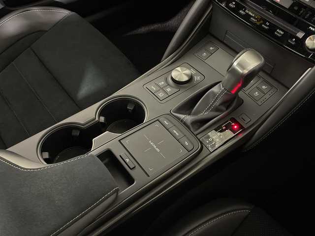 レクサス ＩＳ 300h Fスポーツ 福岡県 2023(令5)年 2.5万km ホワイトノーヴァガラスフレーク ワンオーナー/サンルーフ/ＯＰオレンジキャリパー/ビルトインＥＴＣ２．０/社外前後ドラレコ/ＴｏｙｏｔａＳａｆｔｙＳｅｎｓｅ/全方位カメラ/シートヒーター(D＋N)/シートベンチレーション(D＋N)/パワーシート(D＋N)/シートメモリ/純正１９インチＡＷ/保証書/取扱説明書/スペアキー×1/カードキー×1