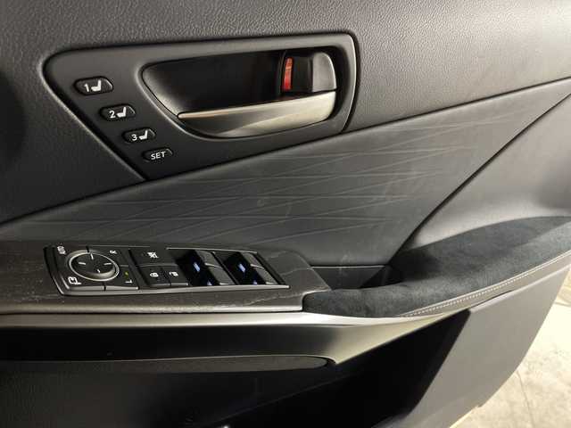 レクサス ＩＳ 300h Fスポーツ 福岡県 2023(令5)年 2.5万km ホワイトノーヴァガラスフレーク ワンオーナー/サンルーフ/ＯＰオレンジキャリパー/ビルトインＥＴＣ２．０/社外前後ドラレコ/ＴｏｙｏｔａＳａｆｔｙＳｅｎｓｅ/全方位カメラ/シートヒーター(D＋N)/シートベンチレーション(D＋N)/パワーシート(D＋N)/シートメモリ/純正１９インチＡＷ/保証書/取扱説明書/スペアキー×1/カードキー×1