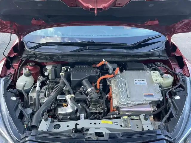 日産 キックス X ツートーンインテリアED 群馬県 2021(令3)年 5.1万km ラディアントレッド/ピュアブラック 2トーン 純正９インチＳＤナビ　/全周囲カメラ　/純正フルエアロ　/プロパイロット　/前後ドラレコ　/前席シートヒーター　/茶革シート　/ステアリングヒーター　/３眼ＬＥＤヘッドライト　/切削光輝純正１７インチアルミホイール/Bluetooth/フォグランプ/本革ステアリング/デジタルミラー/電動格納ミラー/フルセグ/パワーステアリング/アダプティブクルーズコントロール/純正ビルトインETC/純正フロアマット