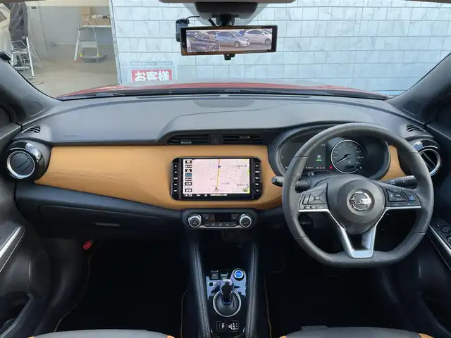 日産 キックス X ツートーンインテリアED 群馬県 2021(令3)年 5.1万km ラディアントレッド/ピュアブラック 2トーン 純正９インチＳＤナビ　/全周囲カメラ　/純正フルエアロ　/プロパイロット　/前後ドラレコ　/前席シートヒーター　/茶革シート　/ステアリングヒーター　/３眼ＬＥＤヘッドライト　/切削光輝純正１７インチアルミホイール/Bluetooth/フォグランプ/本革ステアリング/デジタルミラー/電動格納ミラー/フルセグ/パワーステアリング/アダプティブクルーズコントロール/純正ビルトインETC/純正フロアマット