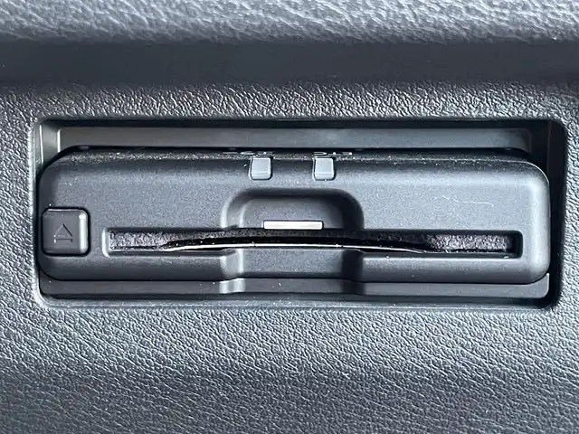 日産 キックス X ツートーンインテリアED 群馬県 2021(令3)年 5.1万km ラディアントレッド/ピュアブラック 2トーン 純正９インチＳＤナビ　/全周囲カメラ　/純正フルエアロ　/プロパイロット　/前後ドラレコ　/前席シートヒーター　/茶革シート　/ステアリングヒーター　/３眼ＬＥＤヘッドライト　/切削光輝純正１７インチアルミホイール/Bluetooth/フォグランプ/本革ステアリング/デジタルミラー/電動格納ミラー/フルセグ/パワーステアリング/アダプティブクルーズコントロール/純正ビルトインETC/純正フロアマット