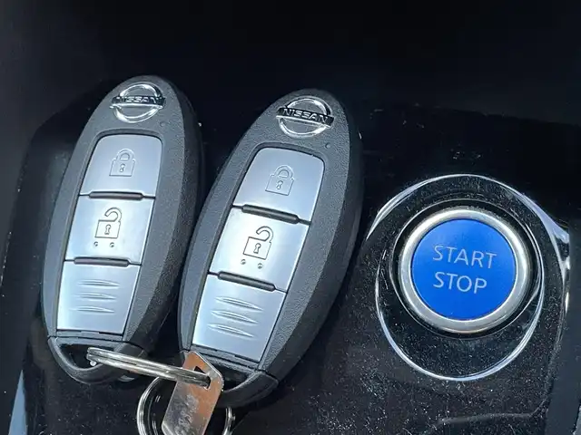 日産 キックス X ツートーンインテリアED 群馬県 2021(令3)年 5.1万km ラディアントレッド/ピュアブラック 2トーン 純正９インチＳＤナビ　/全周囲カメラ　/純正フルエアロ　/プロパイロット　/前後ドラレコ　/前席シートヒーター　/茶革シート　/ステアリングヒーター　/３眼ＬＥＤヘッドライト　/切削光輝純正１７インチアルミホイール/Bluetooth/フォグランプ/本革ステアリング/デジタルミラー/電動格納ミラー/フルセグ/パワーステアリング/アダプティブクルーズコントロール/純正ビルトインETC/純正フロアマット