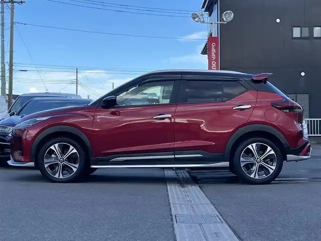 日産 キックス X ツートーンインテリアED 群馬県 2021(令3)年 5.1万km ラディアントレッド/ピュアブラック 2トーン 純正９インチＳＤナビ　/全周囲カメラ　/純正フルエアロ　/プロパイロット　/前後ドラレコ　/前席シートヒーター　/茶革シート　/ステアリングヒーター　/３眼ＬＥＤヘッドライト　/切削光輝純正１７インチアルミホイール/Bluetooth/フォグランプ/本革ステアリング/デジタルミラー/電動格納ミラー/フルセグ/パワーステアリング/アダプティブクルーズコントロール/純正ビルトインETC/純正フロアマット