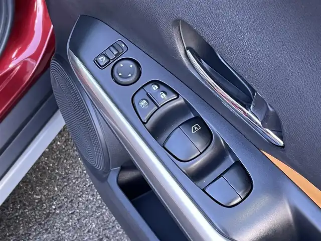 日産 キックス X ツートーンインテリアED 群馬県 2021(令3)年 5.1万km ラディアントレッド/ピュアブラック 2トーン 純正９インチＳＤナビ　/全周囲カメラ　/純正フルエアロ　/プロパイロット　/前後ドラレコ　/前席シートヒーター　/茶革シート　/ステアリングヒーター　/３眼ＬＥＤヘッドライト　/切削光輝純正１７インチアルミホイール/Bluetooth/フォグランプ/本革ステアリング/デジタルミラー/電動格納ミラー/フルセグ/パワーステアリング/アダプティブクルーズコントロール/純正ビルトインETC/純正フロアマット