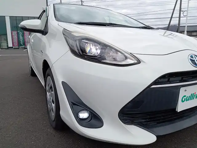 トヨタ アクア G 福井県 2017(平29)年 3.6万km ライムホワイトパールクリスタルシャイン 純正SDナビ/AM/FM/ワンセグ/BT/AUX/バックカメラ/トヨタセーフティセンス/クルーズコントロール/アイドリングストップ/レーンキープアシスト/横滑り防止装置/盗難防止装置/前後ドライブレコーダー/ビルトインETC/ダブルエアバッグ/LEDヘッドライト/Fフォグ/電格ウィンカーミラー/スマートキー