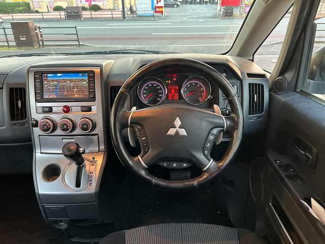 三菱 デリカＤ：５ C2 G－Navi package 福岡県 2008(平20)年 6.8万km 黒 純正ナビ/FM/AM/ハンズフリー/Pスライドドア（N後部）/パドルシフト/クルーズコントロール/フォグランプ/電動格納ミラー/ETC(ビルド）/フリップダウンモニター
