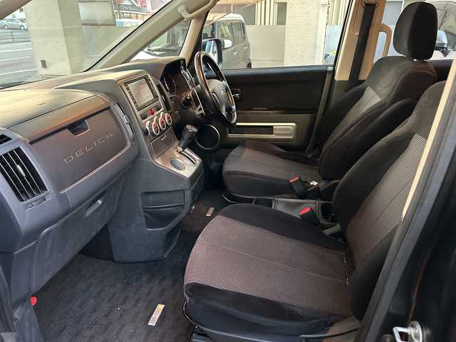 三菱 デリカＤ：５ C2 G－Navi package 福岡県 2008(平20)年 6.8万km 黒 純正ナビ/FM/AM/ハンズフリー/Pスライドドア（N後部）/パドルシフト/クルーズコントロール/フォグランプ/電動格納ミラー/ETC(ビルド）/フリップダウンモニター