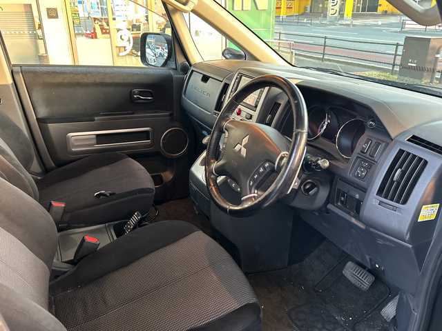 三菱 デリカＤ：５ C2 G－Navi package 福岡県 2008(平20)年 6.8万km 黒 純正ナビ/FM/AM/ハンズフリー/Pスライドドア（N後部）/パドルシフト/クルーズコントロール/フォグランプ/電動格納ミラー/ETC(ビルド）/フリップダウンモニター