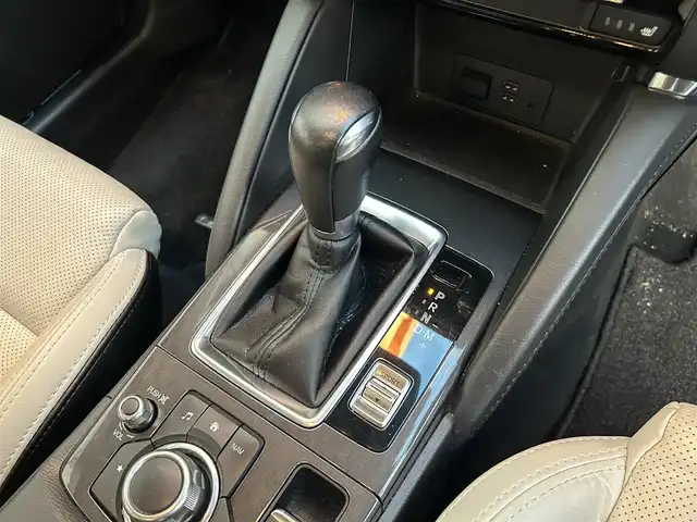 マツダ ＣＸ－５ 25S Lパッケージ 大阪府 2015(平27)年 5.3万km クリスタルホワイトパールマイカ ワンオーナー/革シート/前席パワーシート/前席シートヒーター/SDナビ フルセグTV CD DVD BT/バックカメラ/衝突被害軽減ブレーキ/レーダークルーズコントロール/レーンアシスト/ブラインドスポットモニタ/オートマチックハイビーム/LEDオートヘッドライト/フォグライト/スマートキー2個/バックソナー/ドラレコ/ETC/19インチアルミホイール/横滑り防止/ステアリングリモコン/W サイド カーテン エアバッグ/保証書 取説/禁煙車