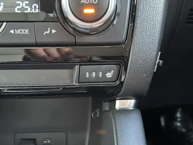 マツダ ＣＸ－５ 25S Lパッケージ 大阪府 2015(平27)年 5.3万km クリスタルホワイトパールマイカ ワンオーナー/革シート/前席パワーシート/前席シートヒーター/SDナビ フルセグTV CD DVD BT/バックカメラ/衝突被害軽減ブレーキ/レーダークルーズコントロール/レーンアシスト/ブラインドスポットモニタ/オートマチックハイビーム/LEDオートヘッドライト/フォグライト/スマートキー2個/バックソナー/ドラレコ/ETC/19インチアルミホイール/横滑り防止/ステアリングリモコン/W サイド カーテン エアバッグ/保証書 取説/禁煙車