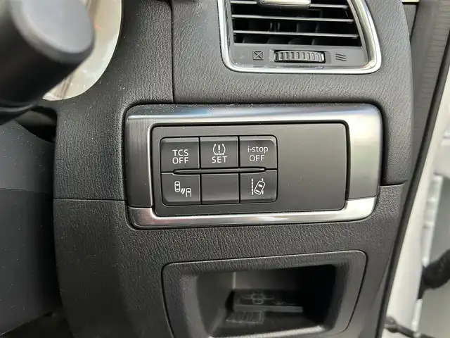 マツダ ＣＸ－５ 25S Lパッケージ 大阪府 2015(平27)年 5.3万km クリスタルホワイトパールマイカ ワンオーナー/革シート/前席パワーシート/前席シートヒーター/SDナビ フルセグTV CD DVD BT/バックカメラ/衝突被害軽減ブレーキ/レーダークルーズコントロール/レーンアシスト/ブラインドスポットモニタ/オートマチックハイビーム/LEDオートヘッドライト/フォグライト/スマートキー2個/バックソナー/ドラレコ/ETC/19インチアルミホイール/横滑り防止/ステアリングリモコン/W サイド カーテン エアバッグ/保証書 取説/禁煙車
