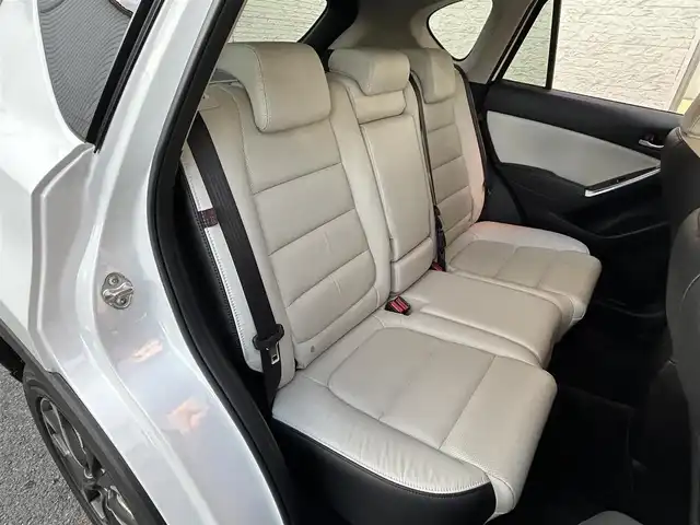 マツダ ＣＸ－５ 25S Lパッケージ 大阪府 2015(平27)年 5.3万km クリスタルホワイトパールマイカ ワンオーナー/革シート/前席パワーシート/前席シートヒーター/SDナビ フルセグTV CD DVD BT/バックカメラ/衝突被害軽減ブレーキ/レーダークルーズコントロール/レーンアシスト/ブラインドスポットモニタ/オートマチックハイビーム/LEDオートヘッドライト/フォグライト/スマートキー2個/バックソナー/ドラレコ/ETC/19インチアルミホイール/横滑り防止/ステアリングリモコン/W サイド カーテン エアバッグ/保証書 取説/禁煙車