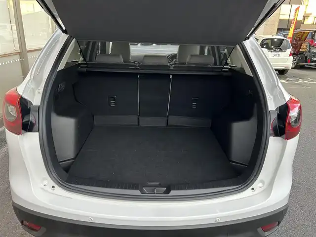 マツダ ＣＸ－５ 25S Lパッケージ 大阪府 2015(平27)年 5.3万km クリスタルホワイトパールマイカ ワンオーナー/革シート/前席パワーシート/前席シートヒーター/SDナビ フルセグTV CD DVD BT/バックカメラ/衝突被害軽減ブレーキ/レーダークルーズコントロール/レーンアシスト/ブラインドスポットモニタ/オートマチックハイビーム/LEDオートヘッドライト/フォグライト/スマートキー2個/バックソナー/ドラレコ/ETC/19インチアルミホイール/横滑り防止/ステアリングリモコン/W サイド カーテン エアバッグ/保証書 取説/禁煙車