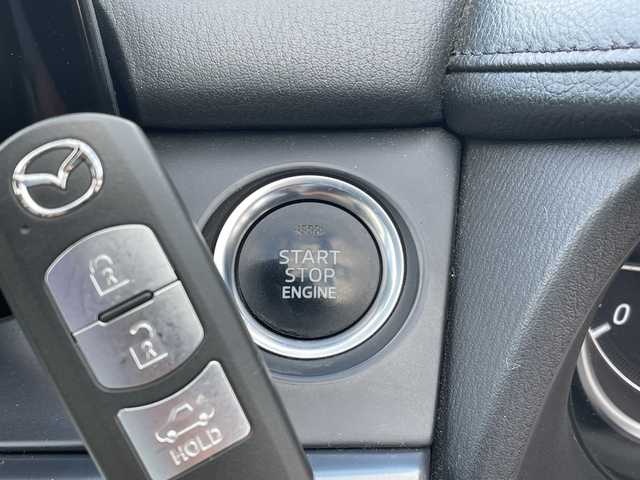 マツダ アテンザ セダン XD Lパッケージ 岡山県 2015(平27)年 18.2万km ジェットブラックマイカ 純正ナビ/フルセグTV、CD、DVD、Bluetooth/AM、FM/バックカメラ/BOSEサウンド/白革シート/前席シートヒーター/前席パワーシート/サンルーフ/ローダウン/パドルシフト/リアサンシェード/BSM/レーダークルーズコントロール/電動パーキングブレーキ/ETC