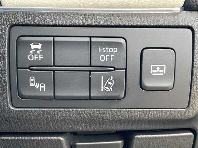 マツダ アテンザ セダン XD Lパッケージ 岡山県 2015(平27)年 18.2万km ジェットブラックマイカ 純正ナビ/フルセグTV、CD、DVD、Bluetooth/AM、FM/バックカメラ/BOSEサウンド/白革シート/前席シートヒーター/前席パワーシート/サンルーフ/ローダウン/パドルシフト/リアサンシェード/BSM/レーダークルーズコントロール/電動パーキングブレーキ/ETC