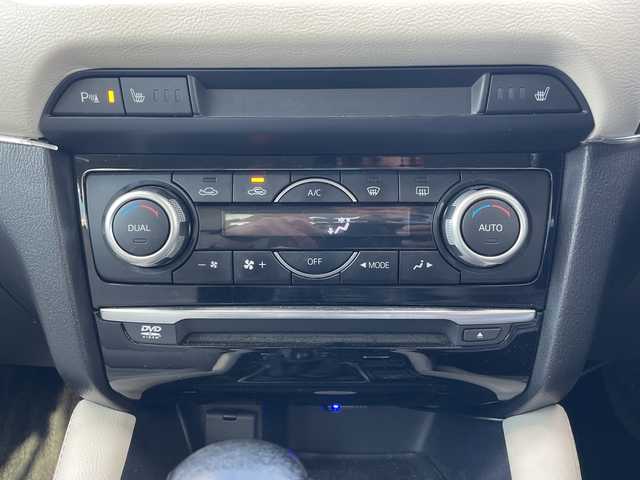 マツダ アテンザ セダン XD Lパッケージ 岡山県 2015(平27)年 18.2万km ジェットブラックマイカ 純正ナビ/フルセグTV、CD、DVD、Bluetooth/AM、FM/バックカメラ/BOSEサウンド/白革シート/前席シートヒーター/前席パワーシート/サンルーフ/ローダウン/パドルシフト/リアサンシェード/BSM/レーダークルーズコントロール/電動パーキングブレーキ/ETC