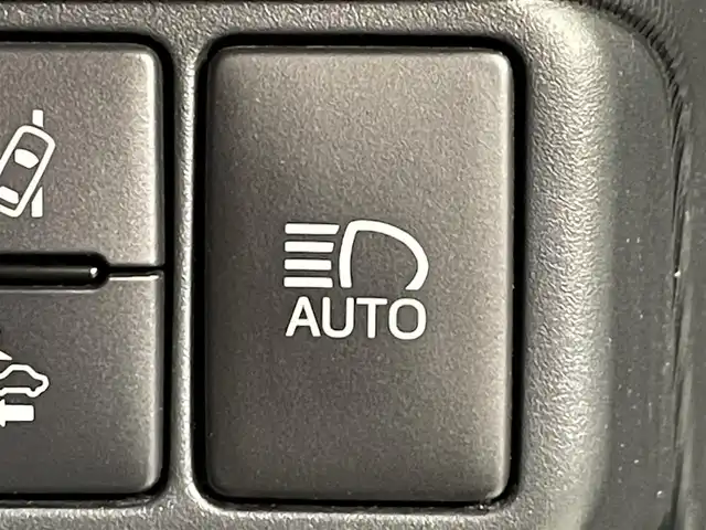 トヨタ アクア S スタイルブラック 愛知県 2020(令2)年 4.1万km ブラックマイカ 純正ＳＤナビ　/(Ｂｌｕｅｔｏｏｔｈ/地デジ/CD・DVD再生/FM/AM)/パノラマミックビューモニター　/トヨタセーフティセンスＣ　/　　-プリクラッシュセーフティ/　　-ディパーチャーアラート/　　-オートマチックハイビーム/先行車発進通知/ビルトインＥＴＣ　/クリアランスソナー　/ＬＥＤヘッドライト/純正フロアマット　/盗難防止装置/ＬＥＤフォグランプ/プッシュスタート/　　-スマートキー