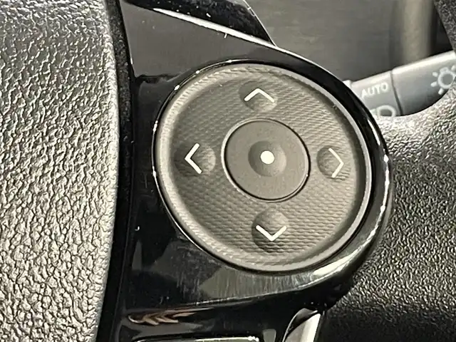 トヨタ アクア S スタイルブラック 愛知県 2020(令2)年 4.1万km ブラックマイカ 純正ＳＤナビ　/(Ｂｌｕｅｔｏｏｔｈ/地デジ/CD・DVD再生/FM/AM)/パノラマミックビューモニター　/トヨタセーフティセンスＣ　/　　-プリクラッシュセーフティ/　　-ディパーチャーアラート/　　-オートマチックハイビーム/先行車発進通知/ビルトインＥＴＣ　/クリアランスソナー　/ＬＥＤヘッドライト/純正フロアマット　/盗難防止装置/ＬＥＤフォグランプ/プッシュスタート/　　-スマートキー