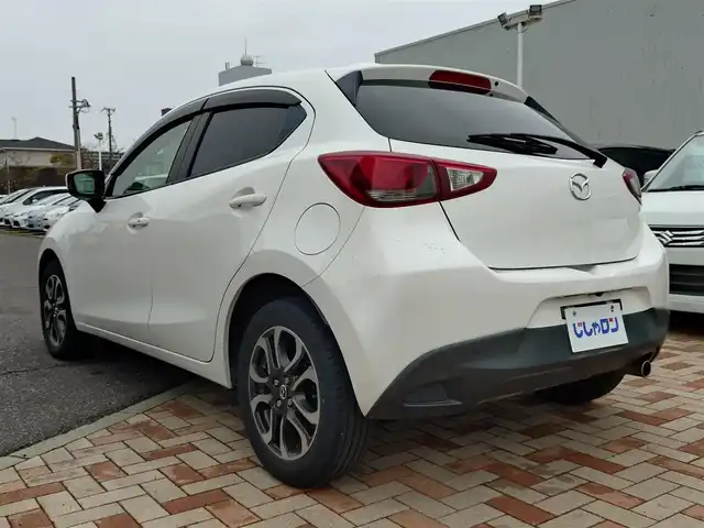 マツダ デミオ XD ツーリング Lパッケージ 新潟県 2015(平27)年 8.1万km スノーフレイクホワイトパールマイカ (株)IDOMが運営する【じしゃロン新潟店】の自社ローン専用車両になります。/こちらは現金またはオートローンご利用時の価格です。自社ローンご希望の方は別途その旨お申付け下さい/ワンオーナー/4WD/純正ナビ/FM/AM/CD/DVD/視聴可能/フルセグTV視聴可能(走行中視聴不可)/Bluetooth/AUX接続可能/バックカメラ/ETC/プッシュスタート/ヘッドアップディスプレイ/パドルシフト/前後ドライブレコーダー(DRV-MR8500)/電動格納ウィンカーミラー/ハーフレザーシート/純正フロアマット/横滑り防止装置/レーンキープアシスト機能/社外ホイール付きスタッドレスタイヤ車載/スマートキー