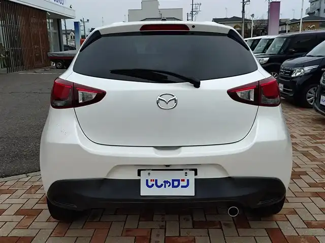 マツダ デミオ XD ツーリング Lパッケージ 新潟県 2015(平27)年 8.1万km スノーフレイクホワイトパールマイカ (株)IDOMが運営する【じしゃロン新潟店】の自社ローン専用車両になります。/こちらは現金またはオートローンご利用時の価格です。自社ローンご希望の方は別途その旨お申付け下さい/ワンオーナー/4WD/純正ナビ/FM/AM/CD/DVD/視聴可能/フルセグTV視聴可能(走行中視聴不可)/Bluetooth/AUX接続可能/バックカメラ/ETC/プッシュスタート/ヘッドアップディスプレイ/パドルシフト/前後ドライブレコーダー(DRV-MR8500)/電動格納ウィンカーミラー/ハーフレザーシート/純正フロアマット/横滑り防止装置/レーンキープアシスト機能/社外ホイール付きスタッドレスタイヤ車載/スマートキー
