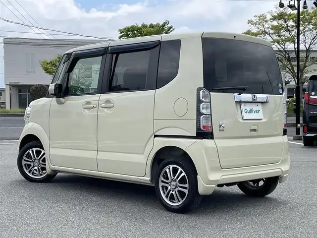 ホンダ Ｎ ＢＯＸ G Lパッケージ 鳥取県 2013(平25)年 12.1万km ヒダマリアイボリーパール ワンオーナー・４WD/純正ディスプレイオーディオ/ワンセグ/CD/USB/バックカメラ/キセノンヘットライト/純正14インチアルミホイール/プッシュエンジンスタート/両側スライドドア/アイドリングストップ/純正フロアマット/ドアバイザー/スペアキーx1/スタットレスセット積み込み/（タイヤ溝 5部山）