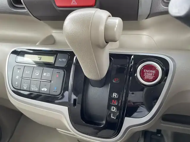 ホンダ Ｎ ＢＯＸ G Lパッケージ 鳥取県 2013(平25)年 12.1万km ヒダマリアイボリーパール ワンオーナー・４WD/純正ディスプレイオーディオ/ワンセグ/CD/USB/バックカメラ/キセノンヘットライト/純正14インチアルミホイール/プッシュエンジンスタート/両側スライドドア/アイドリングストップ/純正フロアマット/ドアバイザー/スペアキーx1/スタットレスセット積み込み/（タイヤ溝 5部山）