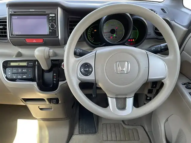 ホンダ Ｎ ＢＯＸ G Lパッケージ 鳥取県 2013(平25)年 12.1万km ヒダマリアイボリーパール ワンオーナー・４WD/純正ディスプレイオーディオ/ワンセグ/CD/USB/バックカメラ/キセノンヘットライト/純正14インチアルミホイール/プッシュエンジンスタート/両側スライドドア/アイドリングストップ/純正フロアマット/ドアバイザー/スペアキーx1/スタットレスセット積み込み/（タイヤ溝 5部山）
