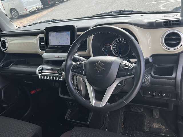 スズキ クロスビー HYBRID MZ 沖縄県 2022(令4)年 2.9万km 黒Ⅱ 社外ナビ・TV・Bluetooth・CD・DVD/バックカメラ/ETC/ドライブレコーダー/オートライト/衝突軽減システム/コーナーセンサー/クルーズコントロール/シートヒーター/純正アルミ/ステアリングスイッチ/ウィンカーミラー/革巻きステアリング/電動格納ミラー/LEDヘッドライト